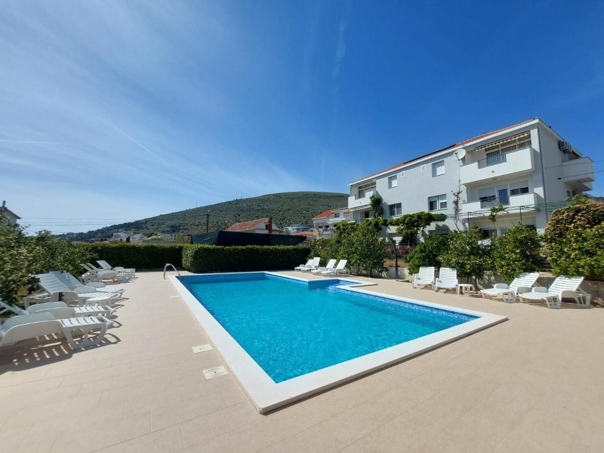 Apartments Zulim Trogir Eksteriør bilde