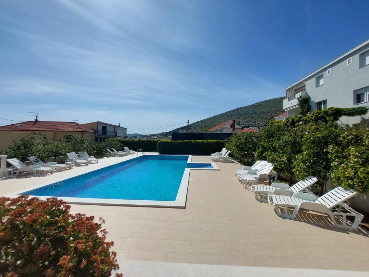 Apartments Zulim Trogir Eksteriør bilde