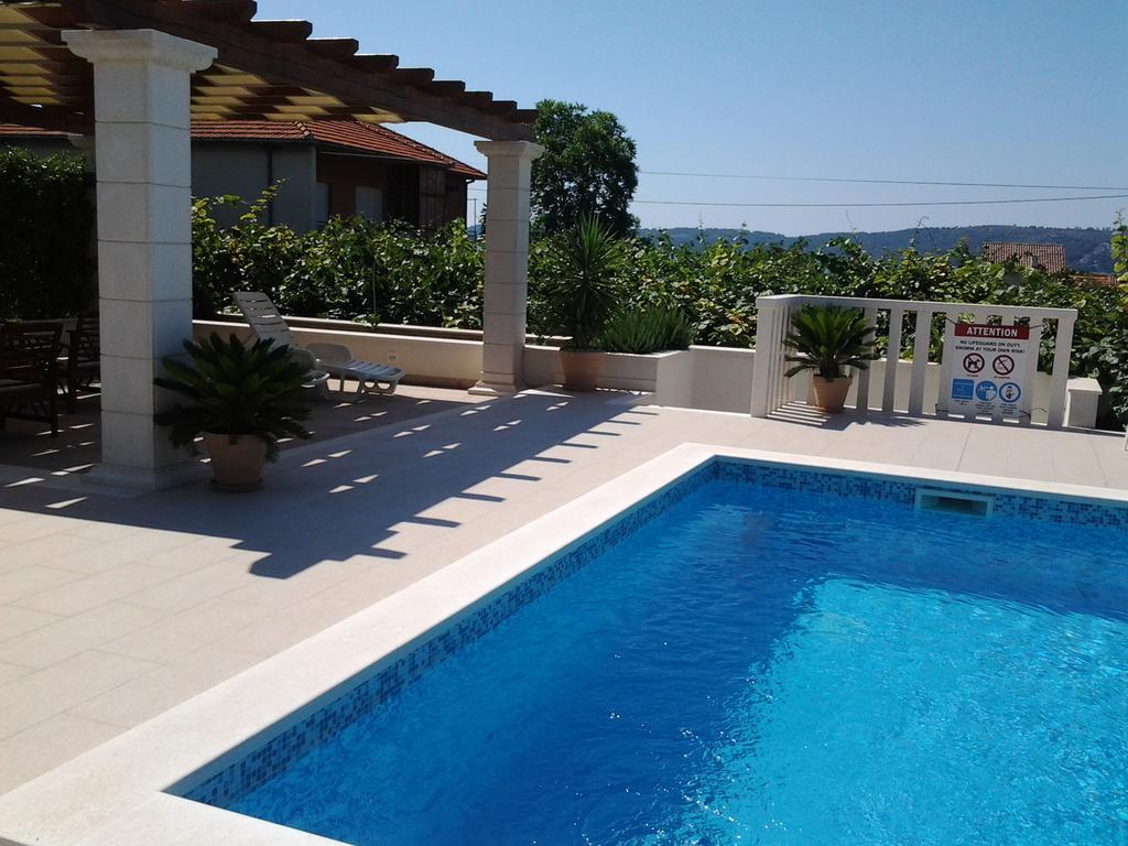 Apartments Zulim Trogir Eksteriør bilde